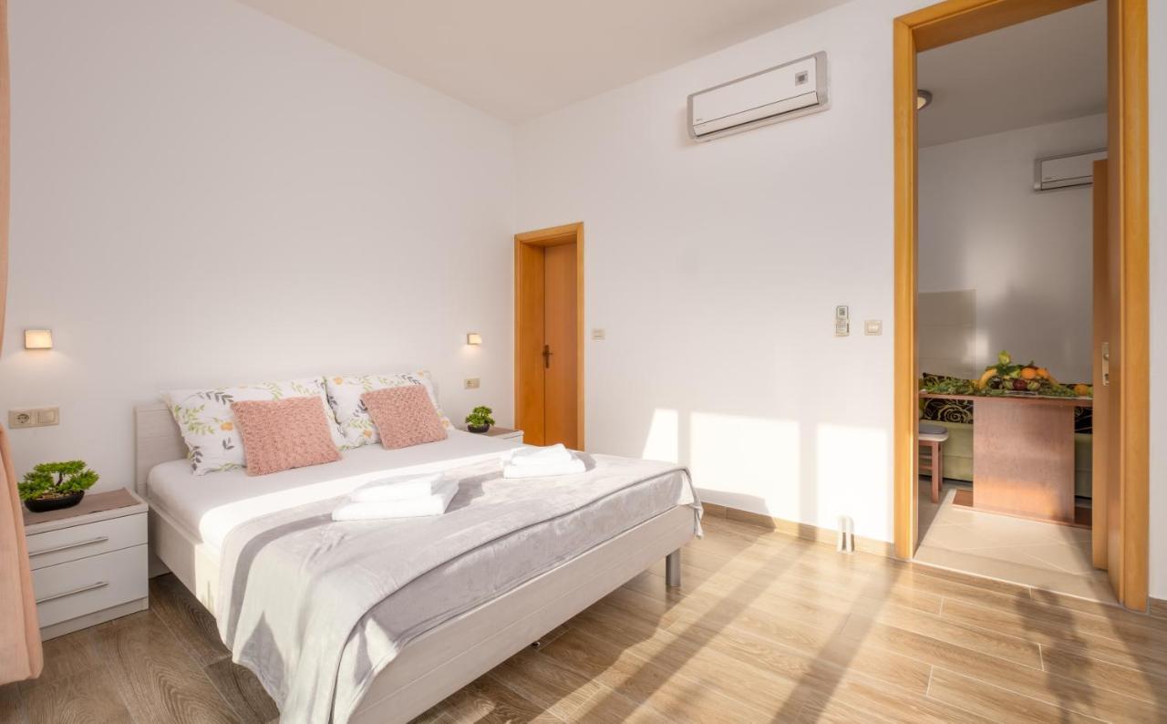 Studio Apartment Brigita ムリニ エクステリア 写真