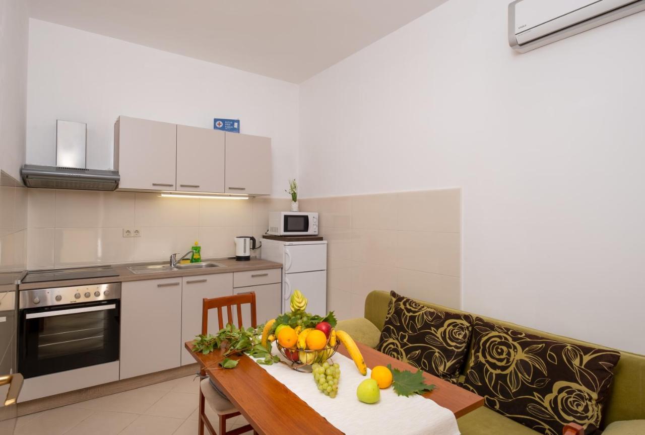 Studio Apartment Brigita ムリニ エクステリア 写真
